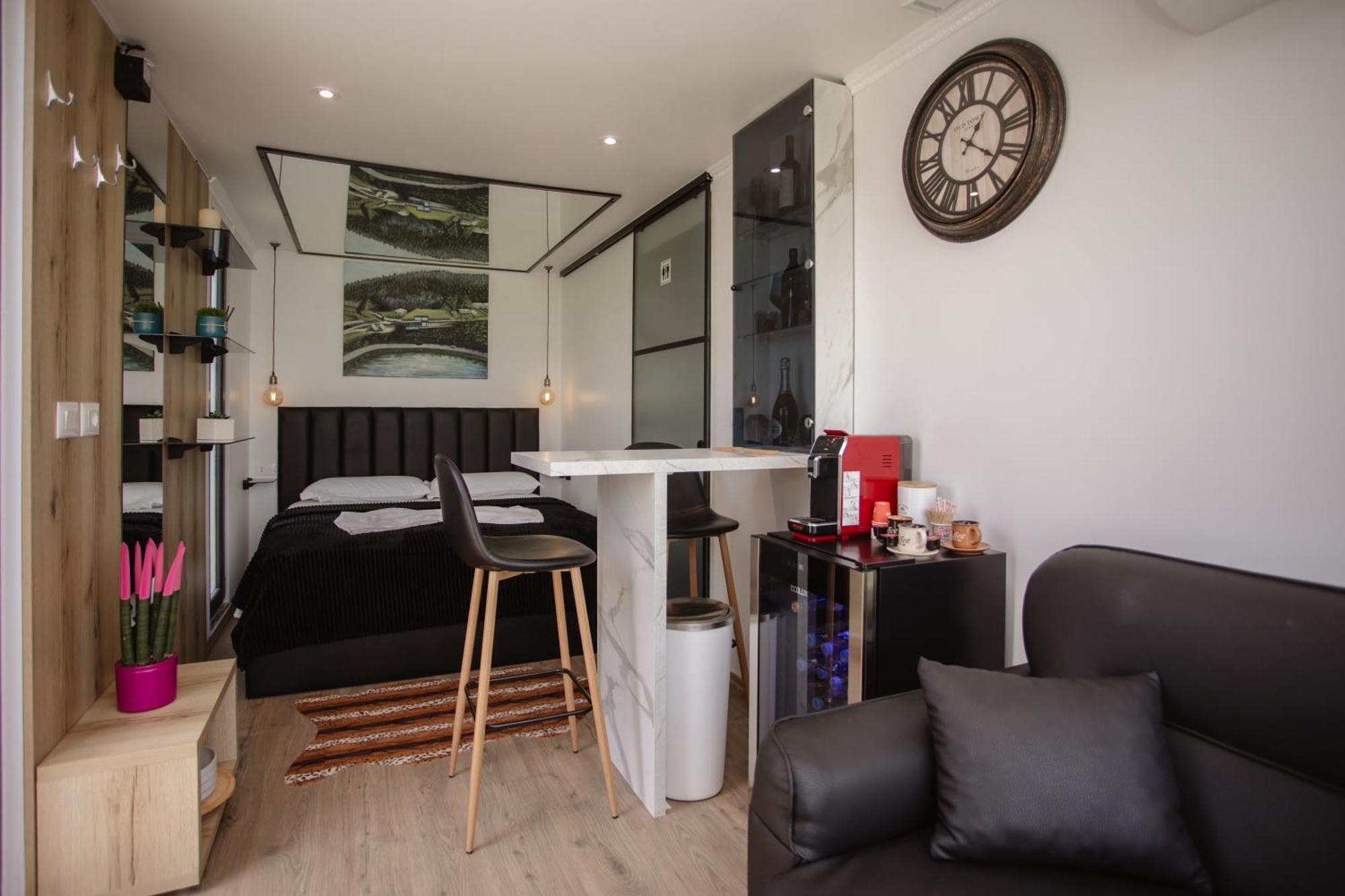 Вилла 446 Tiny House Shiroke Экстерьер фото